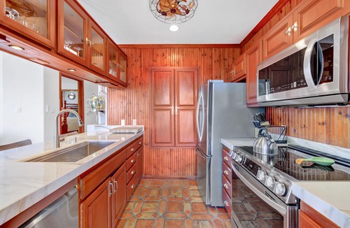 Avalon Condo | Remodeled 1B|1B Villa,Golf Cart, WIFI, Gorgeous Panoramic Ocean Views, golf cart