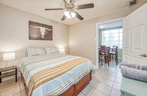 Raisin Apartment | Renovated home minutes from Fresno State/Airport