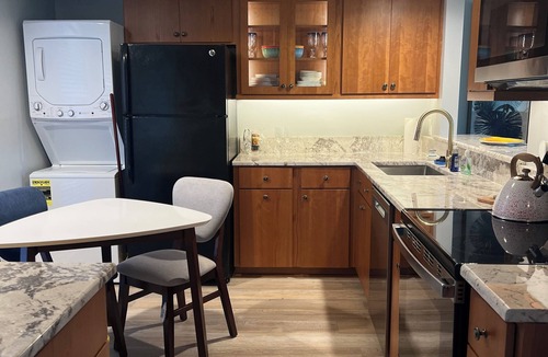 Palm Valley House | Rent or stay longer, Playtheyards.com, golf, beach & dining get away!