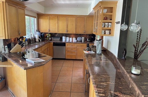 Woodland Hills House | Resort style single level contemporary home with pool