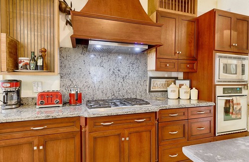 Cazadero Bed & Breakfast | Restored 1890's Historic Inn near coast and hiking!