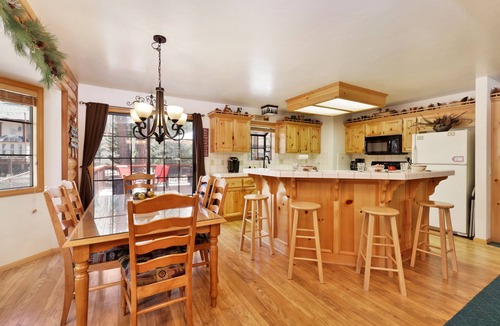 Fox Farm Cabin | Retreat To Fox Farm Central Log Cabin Chalet at Big Bear