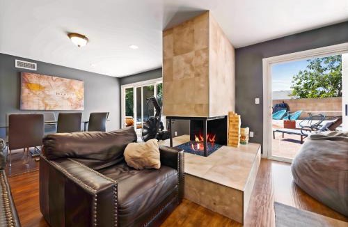 Reseda House | Retreat with Pool