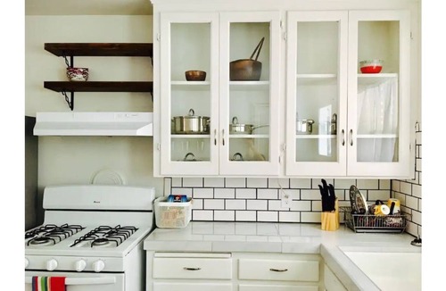 Raisin House | Retro Home Close to All 3 Freeways