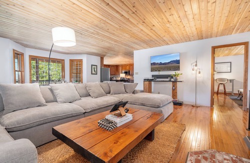 Doyle Cabin | Reverie Ranch @ Gold Mountain 136 Acre w/Lakeview & Nat'l Forest Access, Remote