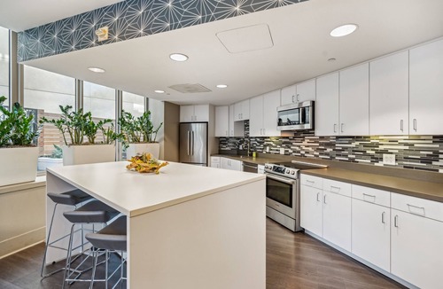 Rincon Hill Apartment | Rincon Hill 1 BR w/Office by Anyplace - 11656