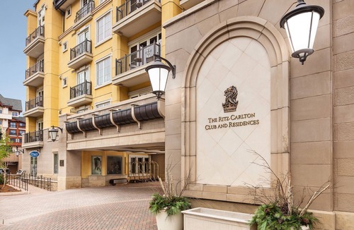 Truckee Apartment | Ritz Carlton Club residence provides a breathtaking 3 Bedroom, 3.5 Bathroom