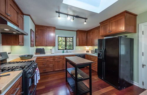 Monte Rio Villa | Rivendell ~ Lovely Riverfront Home, Classic Style with Modern Amenities