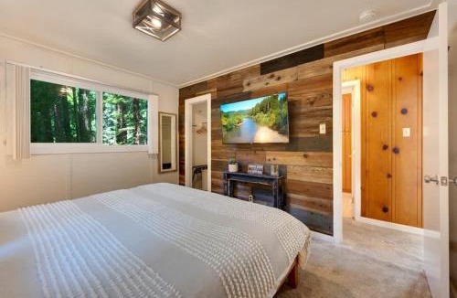 Rio Nido House | River Otter Hot Tub BBQ Fire Pit Russian River Gem