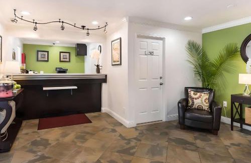 East San Jose Hotel | Rodeway Inn San Jose HWY-101 Tully Rd Exit