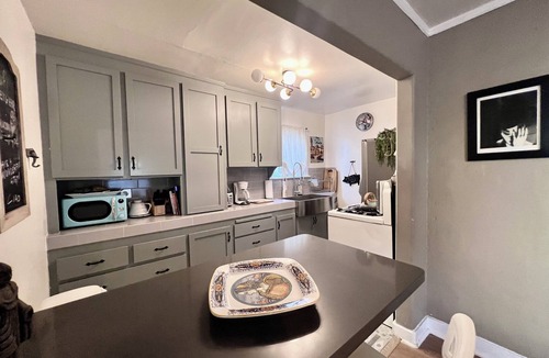 Atwater Village House | Romantic 2-bedroom LA Retreat Garden Oasis Near Silver Lake