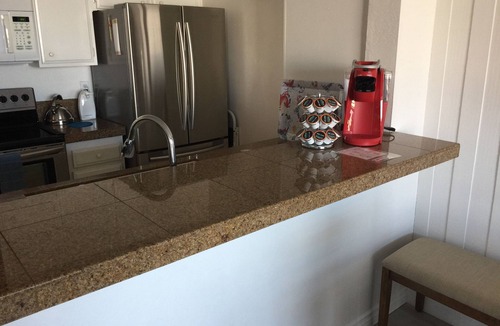 Townsite Condo | Romantic Getaway for 2 in Cottage in complex right on the beach