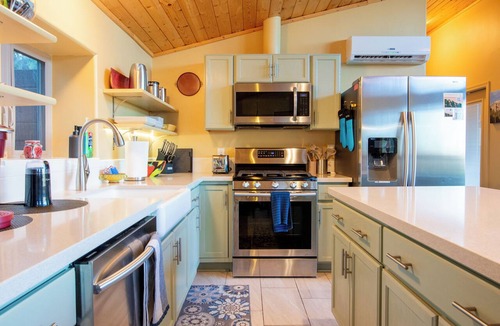 Cornville House | Romantic Wine Country Retreat Private Hot Tub & Valley Views
