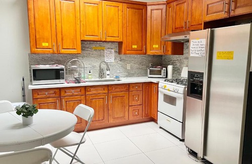 San Bruno House | Rooms in San Bruno House