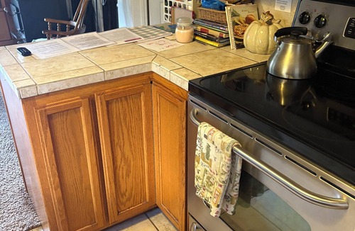 Dunsmuir House | Rustic 2-bedroom house in fabulous Dunsmuir. Only 10 miles away from Mt. Shasta