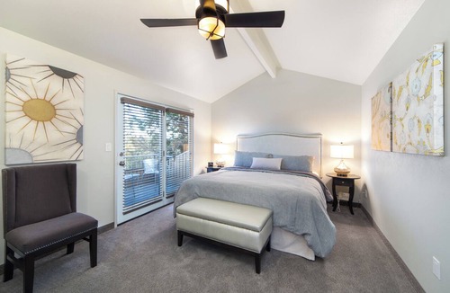 Redmond Cabin | Rustic Retreat Perfect for Peaceful Stay | Pools and Scenic River Walks Access