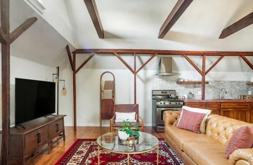 Midtown Sacramento Apartment | Sac City Loft