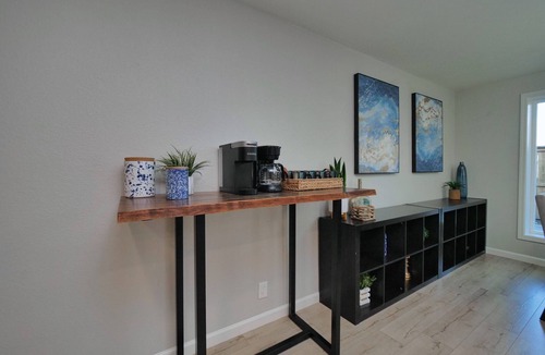 Sacramento House | Sacramento 4 Bedroom Family Home with Pool + Fire Pit