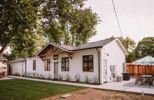 East Sacramento House | Sacramento Guest House with Patio about 5 Mi to Downtown