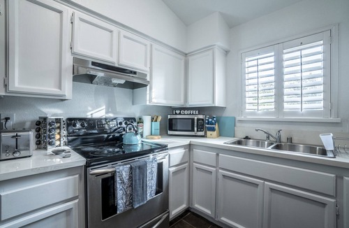 Southwestern Sacramento House | ☀️SACTO SUNNY HOUSE ☀️