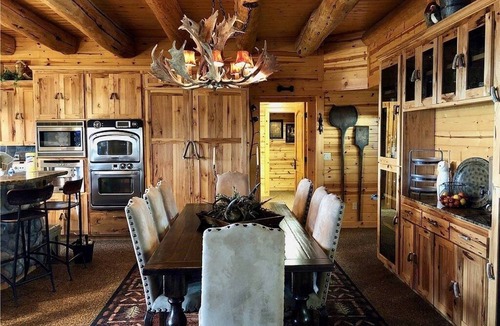 Mariposa House | Sahari Lodge- Eco Luxury Estate on 62ac, Gorgeous Pool&Spa, MTN Views, Yosemite