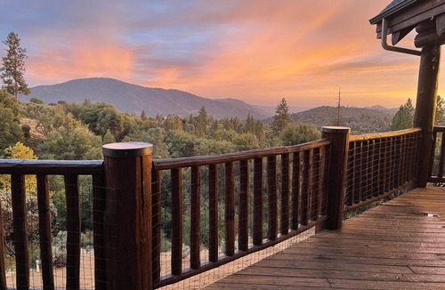 Mariposa House | Sahari Lodge- Eco Luxury Estate on 62ac, Gorgeous Pool&Spa, MTN Views, Yosemite