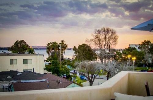 Crown Point House | Sail Bay Luxury Retreat With Private Spa and Rooftop Bay View