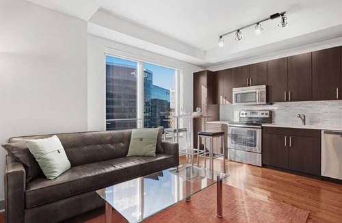 Pacific Terrace Apartment | San Diego Apartments 1 BR | Luxury | pool