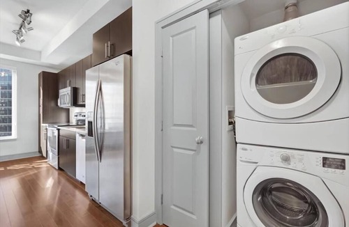 Pacific Terrace Apartment | San Diego Apartments 1 BR | Luxury | pool