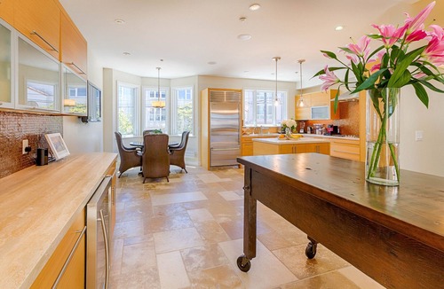 Cow Hollow House | San Francisco Modern Home with views of the Bay and outdoor terrace