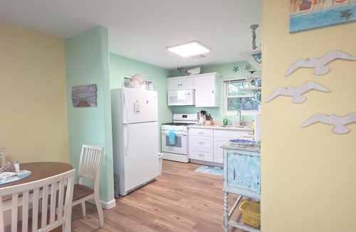 Dickinson House | San Leon, Galv Bay- 300' Private Pier w/Green Fishing Lights! Immaculate home!