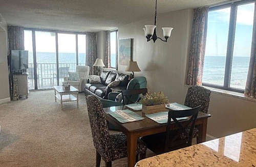 Myrtle Beach Condo | Sands Beach Club 414 2BR OCEANFRONT END UNIT, GORGEOUS VIEWS! ELECTRIC RECLINERS