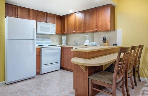 Pompano Isles Resort | Santa Barbara | Romantic Beach Retreat | Pool + Beach