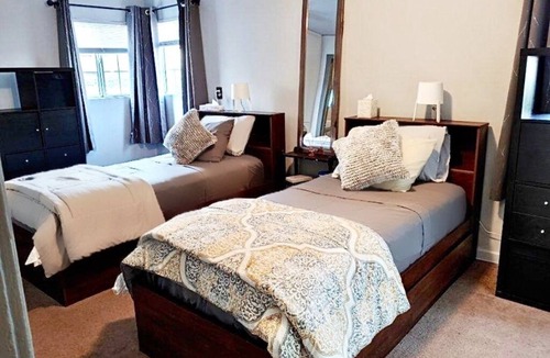 Sunset Park Apartment | Santa Monica Gem