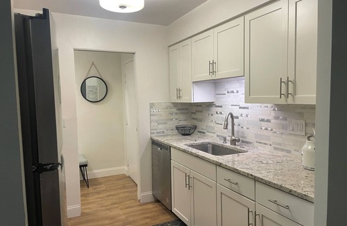 Upper East Condo | SB Mission Garden Getaway