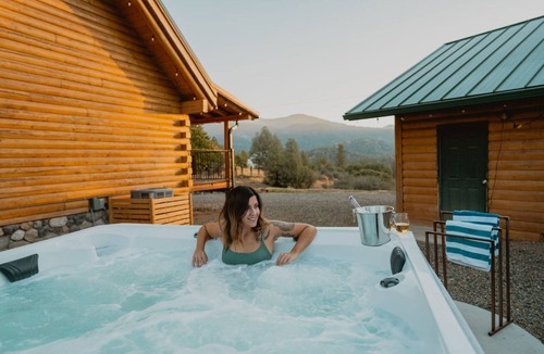 Mariposa Apartment | Scenic View Wildwood Heaven Hottub by Casa Oso