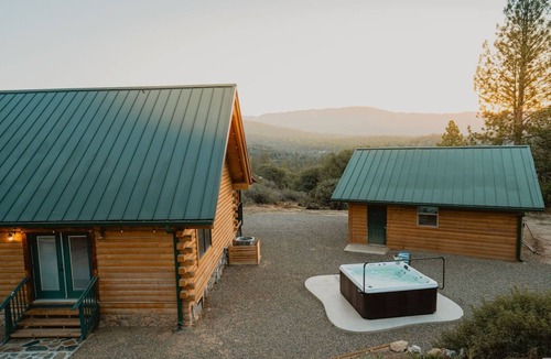 Mariposa Apartment | Scenic View Wildwood Heaven Hottub by Casa Oso