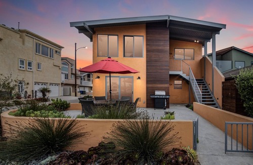 Silver Strand House | Scenic Waterfront Getaway Townhouse with Kayak!