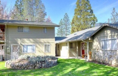Oakhurst Cabin | Scenic Wonders Lazy Bear Lodge 4 Bedroom
