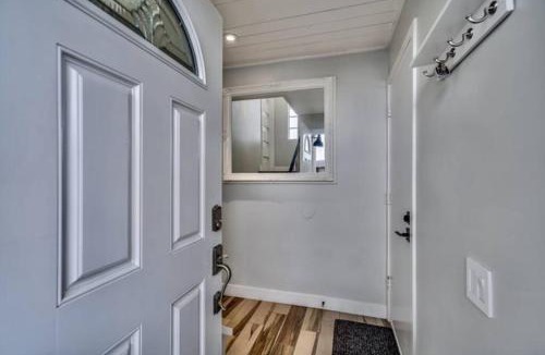 Mission Beach House | Sea house at Sea shore - 4 bedroom 3 bath - 14 ppl