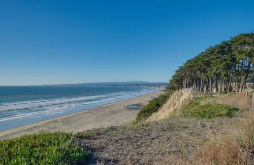 Rio del Mar House | Seascape Aptos Retreat with Bocce Ball Court!