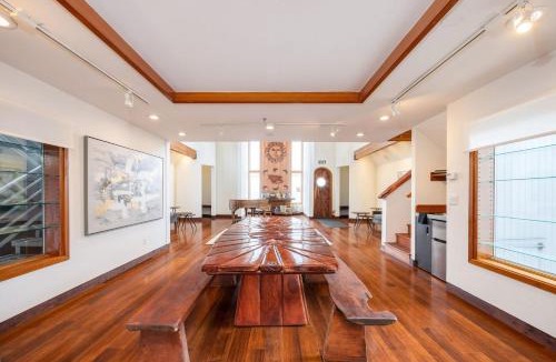 El Granada House | Seaside Art Gallery Loft Inspire Your Creativity with Breathtaking Views!