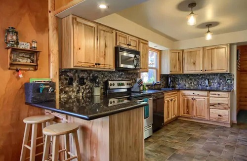 Bass Lake House | SEMPER FI TLF with Boat slip