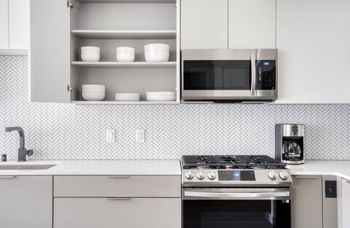 Emeryville Apartment | Serene Emeryville 1BR w/Pool, Gym & W/D, walk to Safeway, by Blueground