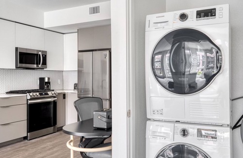 Emeryville Apartment | Serene Emeryville 1BR w/Pool, Gym & W/D, walk to Safeway, by Blueground