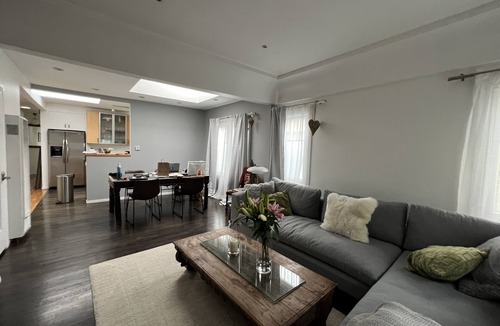 Ocean Park Apartment | Serene Venice Retreat