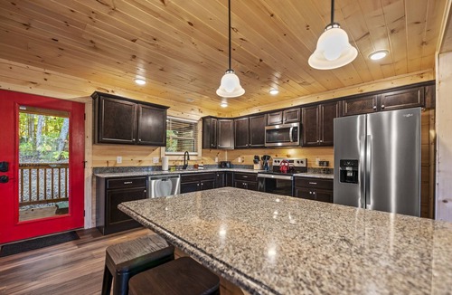 Smoky Mountains Cabin | Serene VIEWs! Hot Tub! Public Pool! Location! Firepit! Gameroom