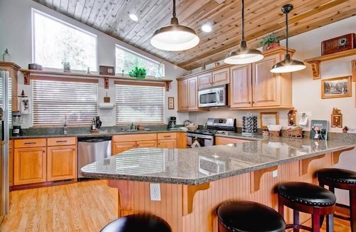 Yosemite West House | Serenity Pines
