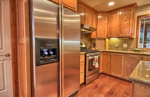 Mariposa Cabin | Shanks' lodge is the ultimate home in the woods for large groups.