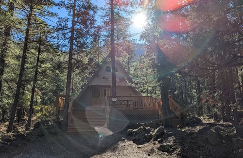 Weed Cottage | Shivangini Cottage at Healing Waters of Shasta